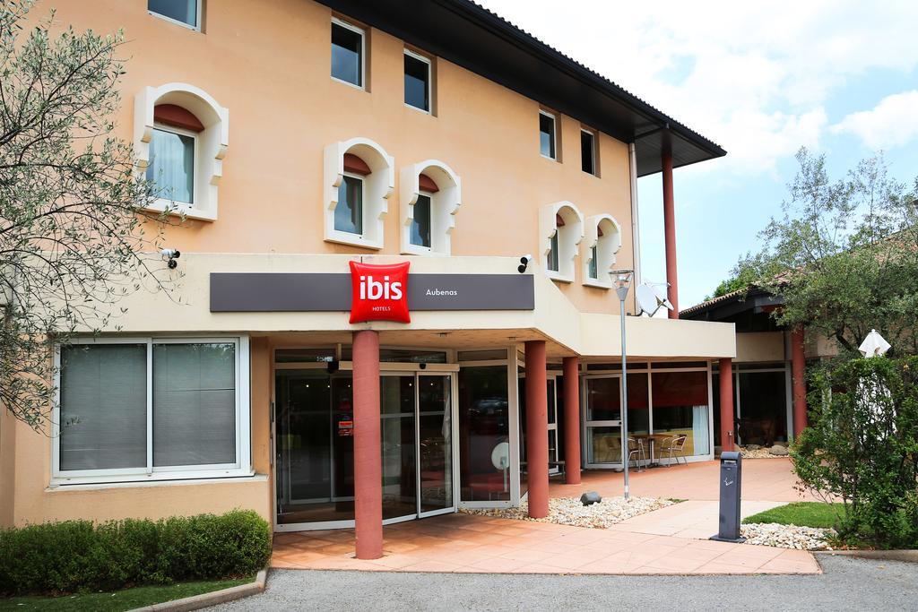 Отель Ibis Обена Экстерьер фото